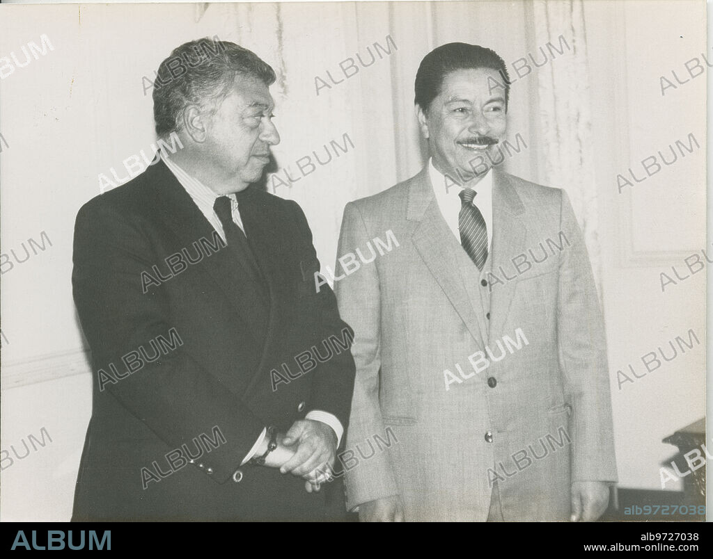 La Paz (Bolivia), 04/11/1988. Tico Medina entrevista al vicepresidente de Bolivia, Julio Garret Ayllón.