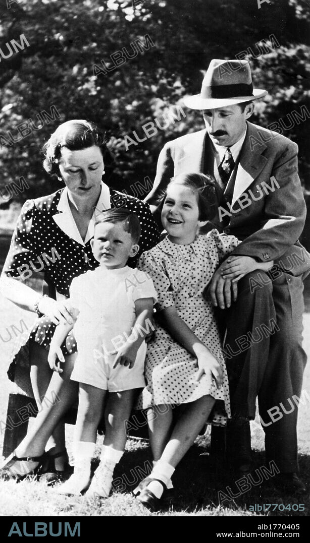 The family of King Boris III of Bulgaria. King Boris III of Bulgaria sitting with his wife Giovanna of Savoy and his children Maria Luisa and Simeon in the garden of the Royal Palace in Sofia. Sofia, September 1939.