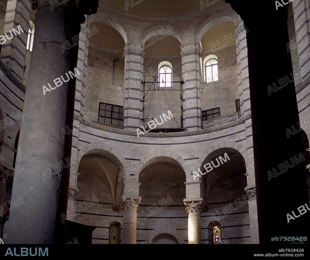 TINO DI CAMAINO. INTERIOR DEL BAPTISTERIO DE PISA.