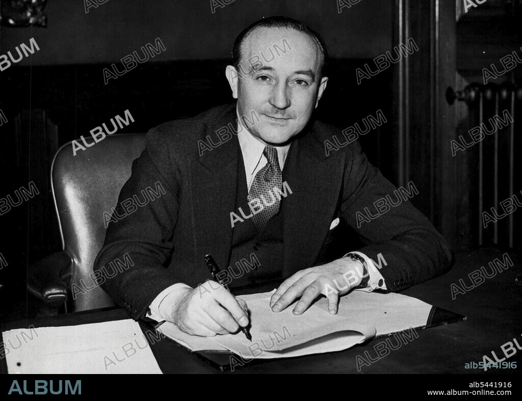 The New Deputy High Commissioner In India. Mr. Frank Roberts, formerly principal, private secretary to Bevin, has been appointed British Deputy High Commissioner in India. Mr. Frank Roberts, the New appointed British Deputy High Commissioner in India, photographed at the Foreign Office, His Predecessor, Mr. Pieron Dixon, |has become British Ambassador in Prague. May 02, 1949. (Photo by Sport & General Press Agency, Limited.).