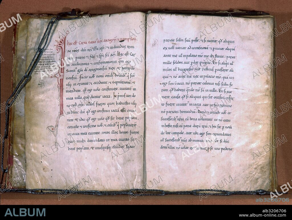 LIBRO DE LA CADENA (DEPOSITO: ARCHIVO MUNICIPAL)  . JACA, HUESCA, ARAGON, ESPAÑA.