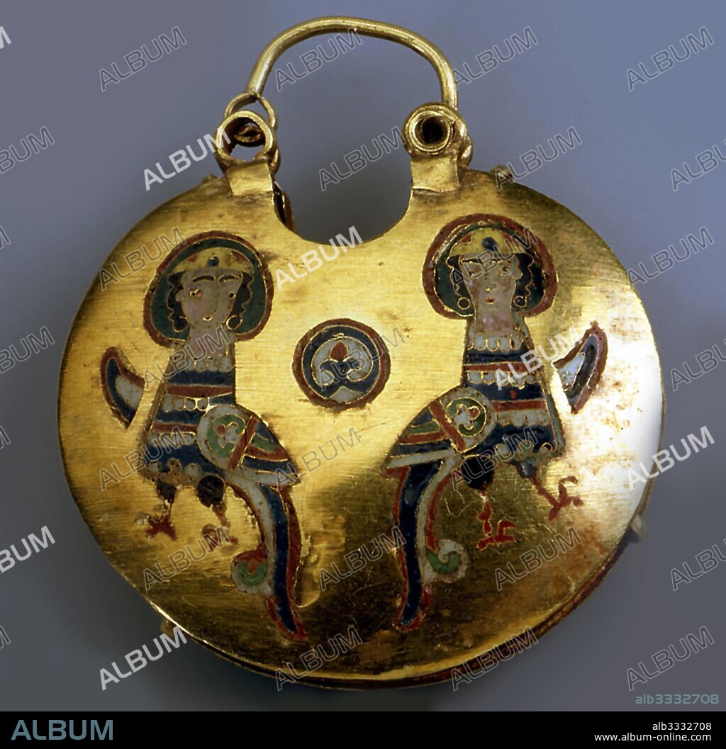 ANCIENT RUSSIAN ART. Gold pendant (Kolt) with the Sirin birds.
