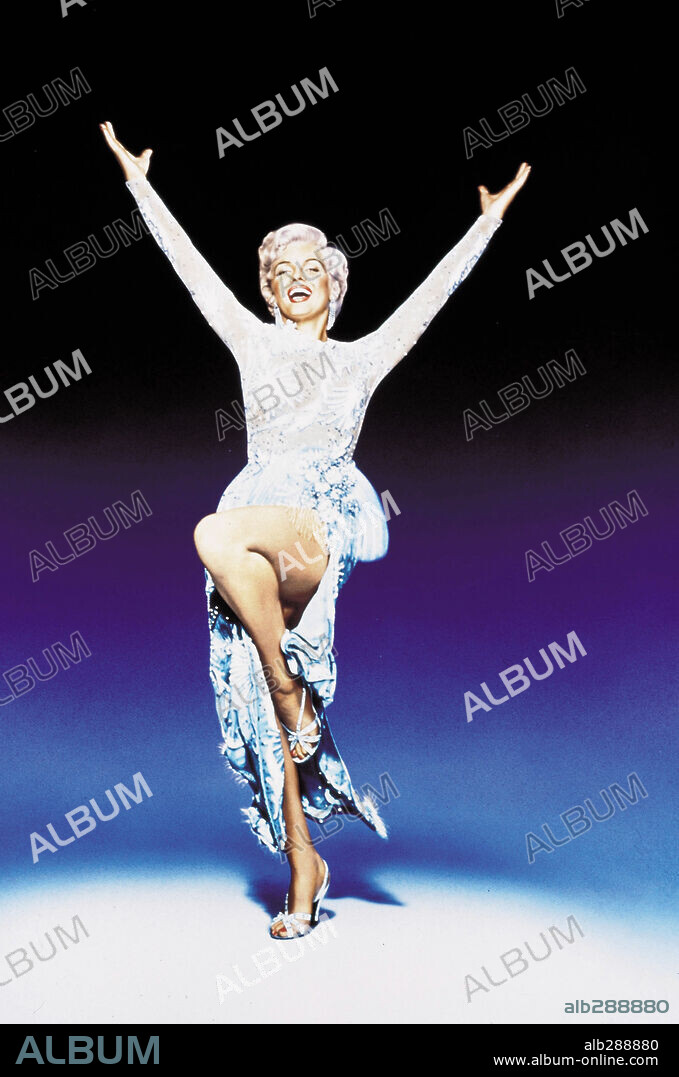NORMA JEAN BAKER. MARILYN MONROE en LUCES DE CANDILEJAS, 1954 (THERE'S NO BUSINESS LIKE SHOW BUSINESS), dirigida por WALTER LANG. Copyright 20TH CENTURY FOX.