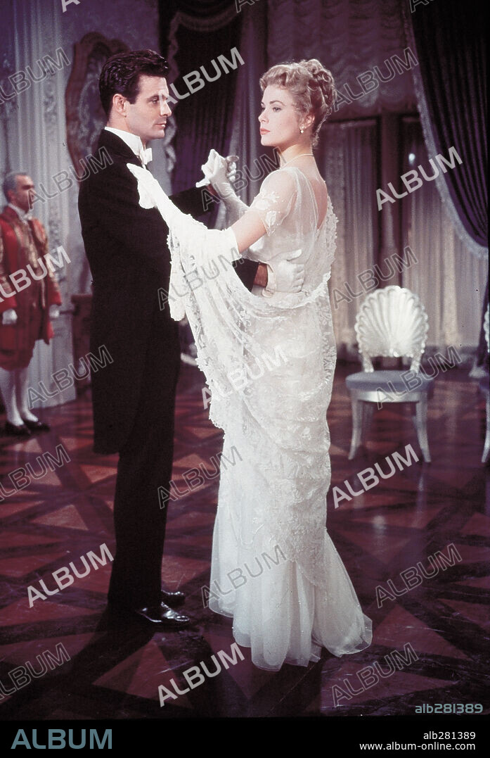 GRACE KELLY y LOUIS JOURDAN en EL CISNE, 1956 (THE SWAN), dirigida por CHARLES VIDOR. Copyright M.G.M.