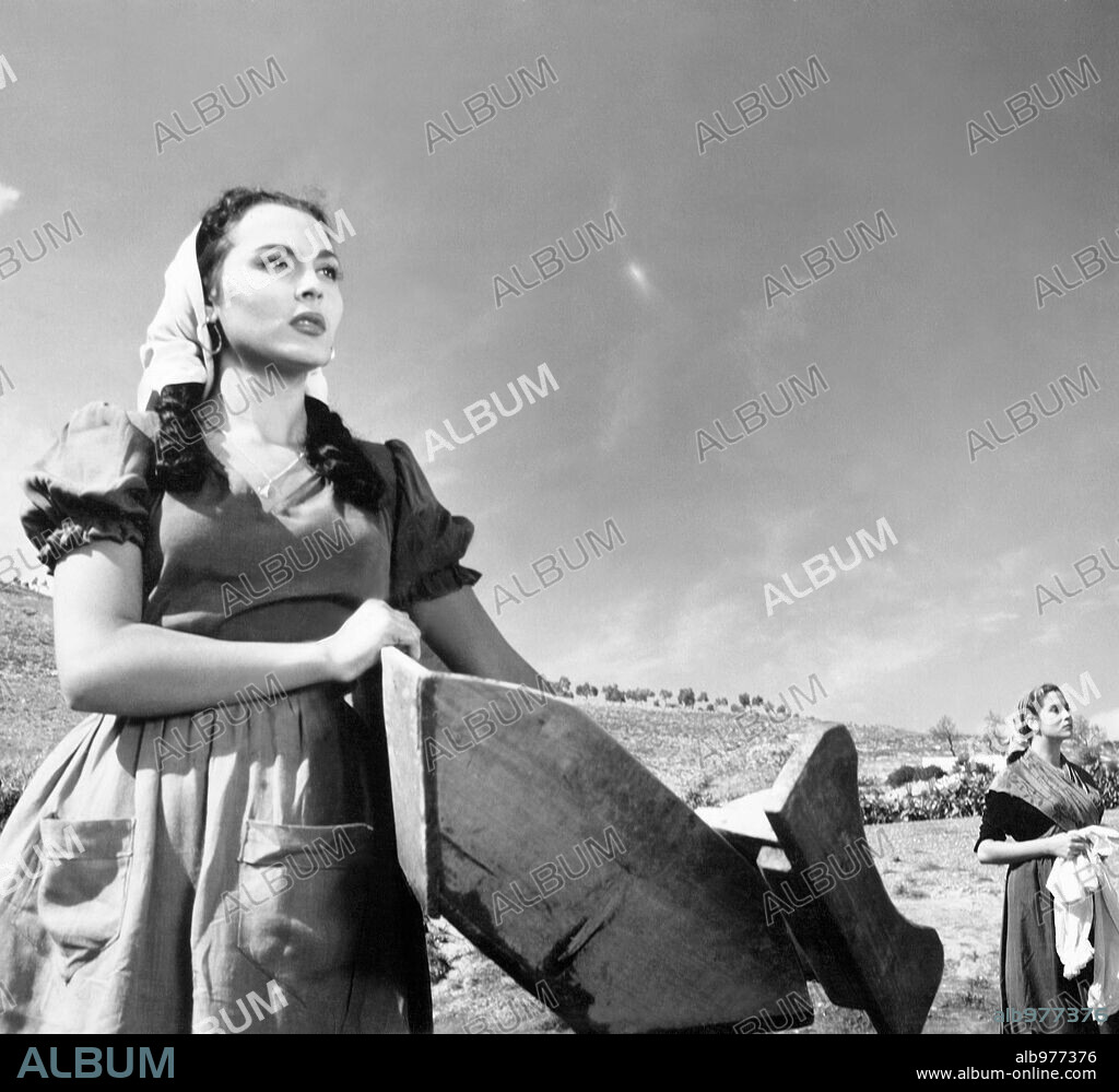 LUNA DE SANGRE, 1951, directed by FRANCISCO ROVIRA BELETA. Copyright JOSE CARRERAS PLANAS.