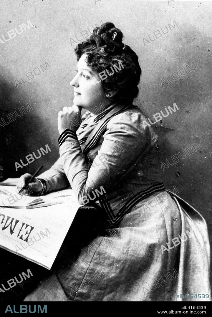 COLOMBINA: Retrato de la escritora y periodista Carmen de Burgos, "Colombinne" (Foto sin fecha, hacia 1910). EFE.