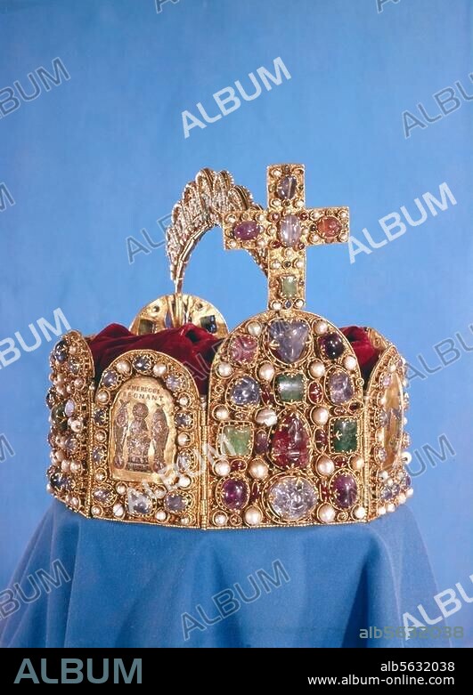 Geschichte / Kaiser und Könige:. Insignien. Die deutsche Kaiserkrone. (entstanden um 962 auf der Reichenau, später ergänzt). Wien, Kunsthistorisches Museum.