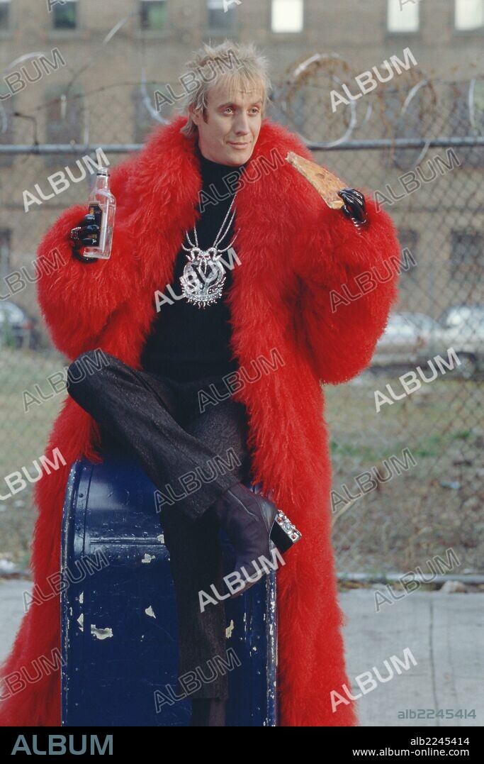 RHYS IFANS in LITTLE NICKY, 2000, directed by STEVEN BRILL. Copyright NEW LINE CINEMA.