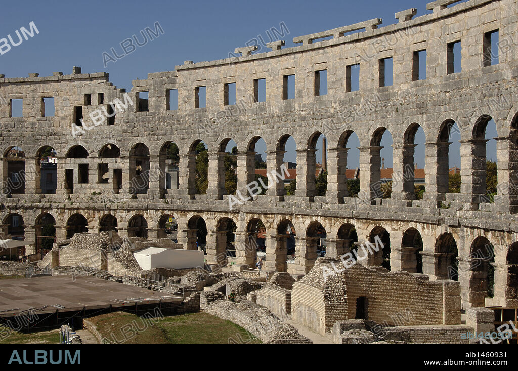 ARTE ROMANO. CROACIA. ANFITEATRO ROMANO. Construído en el siglo I d. C. Declarado Patrimonio de la Humanidad por la UNESCO. Vista del interior. PULA. Península de Istria.