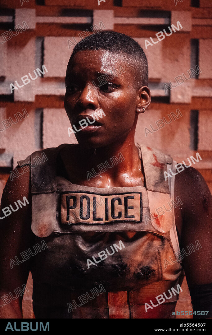ALEXIS LOUDER en JUEGO DE ASESINOS, 2021 (COPSHOP), dirigida por JOE CARNAHAN. Copyright WarParty Films / Zero Gravity Management.