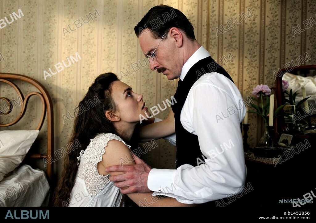 KEIRA KNIGHTLEY und MICHAEL FASSBENDER in A DANGEROUS METHOD, 2011, unter der Regie von DAVID CRONENBERG. Copyright RECORDED PICTURE COMPANY.