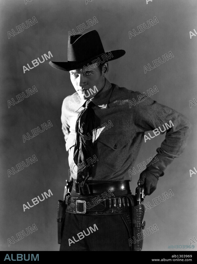 RICHARD ARLEN in UNDER THE TONTO RIM, 1928, directed by HERMAN C. RAYMAKER. Copyright PARAMOUNT FAMOUS LASKY CORPORATION.