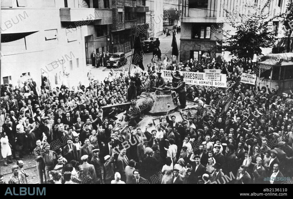 Ww ll: when the red army entered bucharest, hundreds of people on the streets of the capital held impromptu meetings and demonstrations greeting the army of liberation, 1944.