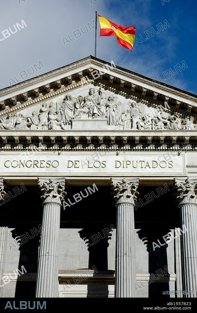 CONGRESO DE LOS DIPUTADOS. Vista exterior de la fachada neoclásica del edificio (Siglo XIX). MADRID. España.
