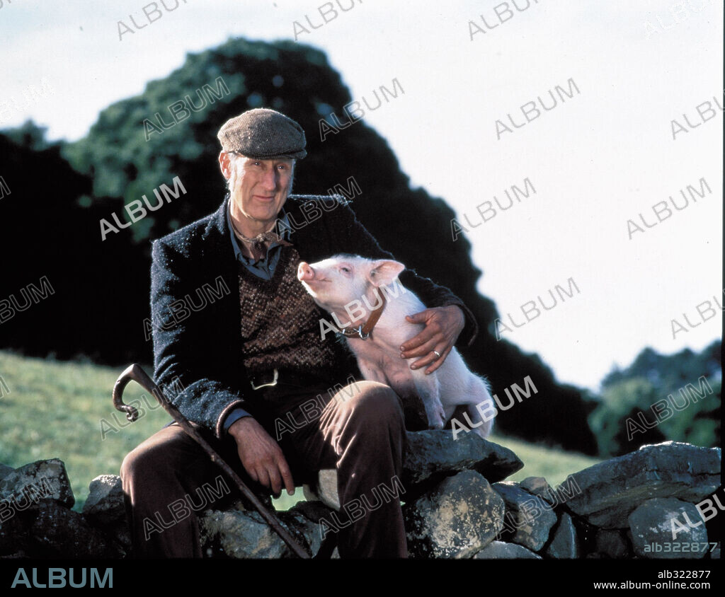 JAMES CROMWELL in BABE, THE GALLANT PIG, 1995, directed by CHRIS NOONAN. Copyright UNIVERSAL PICTURES.