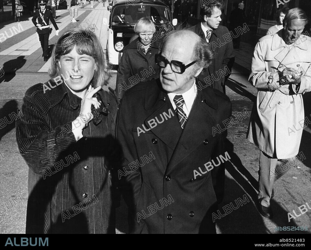 STOCKHOLM omkring 1976. Biträdande socialminister Ingegerd Troedsson (m) och Rune Gustavsson (c).. Foto: NTB Kod: 20360.