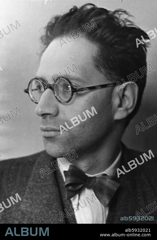 Hirsch, Leo. jüdischer Schriftsteller, Feuilletonist; bis 1933 "Berliner Tageblatt"; 1939. Dramaturg beim Jüdischen Kulturbund; seit 1942 Zwangsarbeit, an deren Folgen er vierzigjährig starb; 18.1.1903 Posen - 6.1.1943 Berlin. Porträt. Foto, um 1935 (Abraham Pisarek).