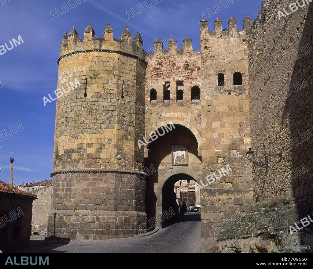 PUERTA DE SAN ANDRES EN LA MURALLA.