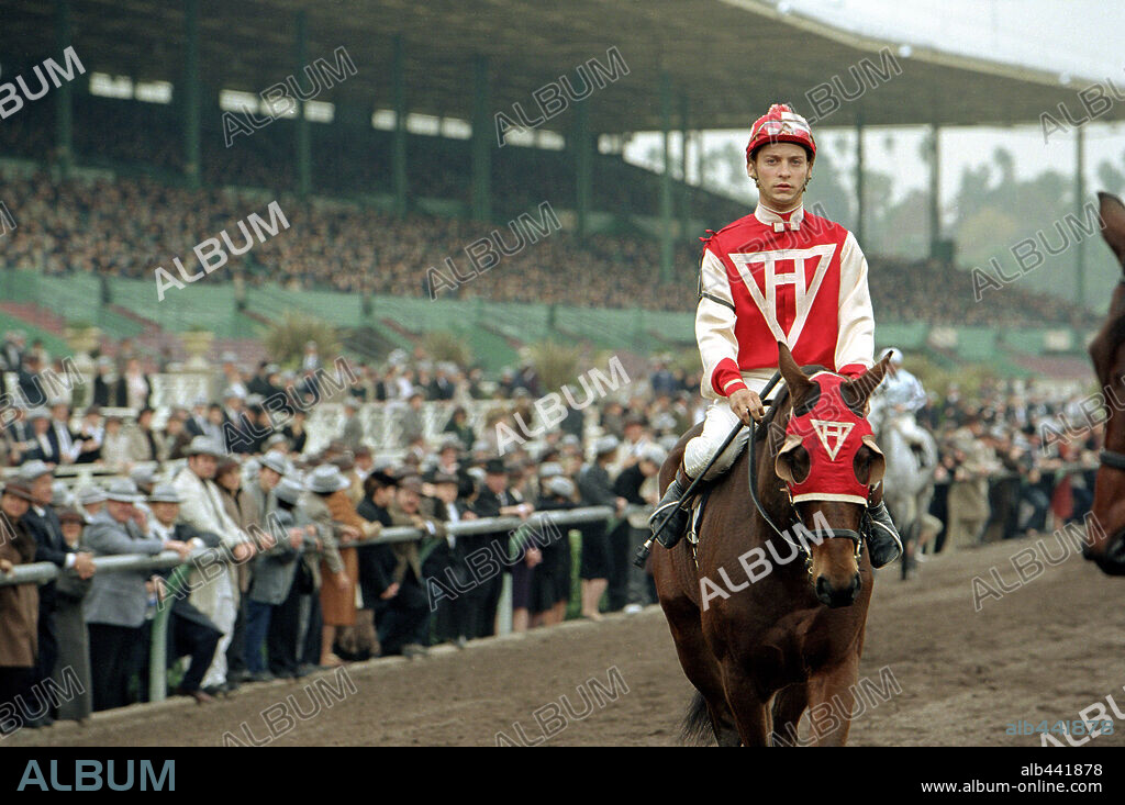 TOBEY MAGUIRE in SEABISCUIT, 2003, directed by GARY ROSS. Copyright UNIVERSAL PICTURES/DREAMWORKS SKU/SPYGLASS ENT/LANGER THAN L / DUHAMEL, FRANÇOIS.
