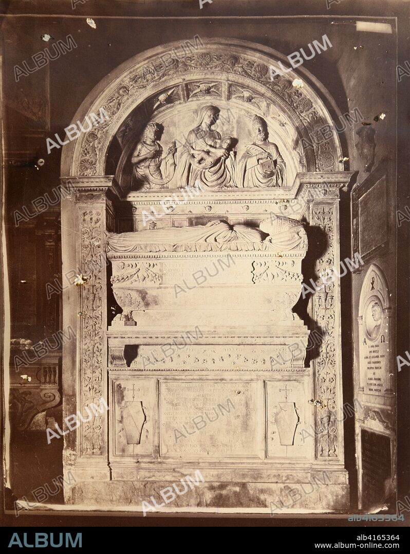 Sepulcro del Papa Benedicto XIII (Orsini) en la Capilla de Santo Domingo de la Basílica de Santa María Sopra Minerva. Roma.