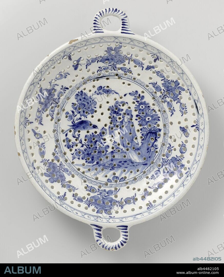 Fish strainer Fish colander Fish colander, painted with a Chinese in a landscape, Fish colander of faience. Painted blue with a chinoiserie decoration, Chinese (other cultural aspects), anonymous, Delft, c. 1740 - c. 1780, d 40 cm × w 49.8 cm × h 7 cm.