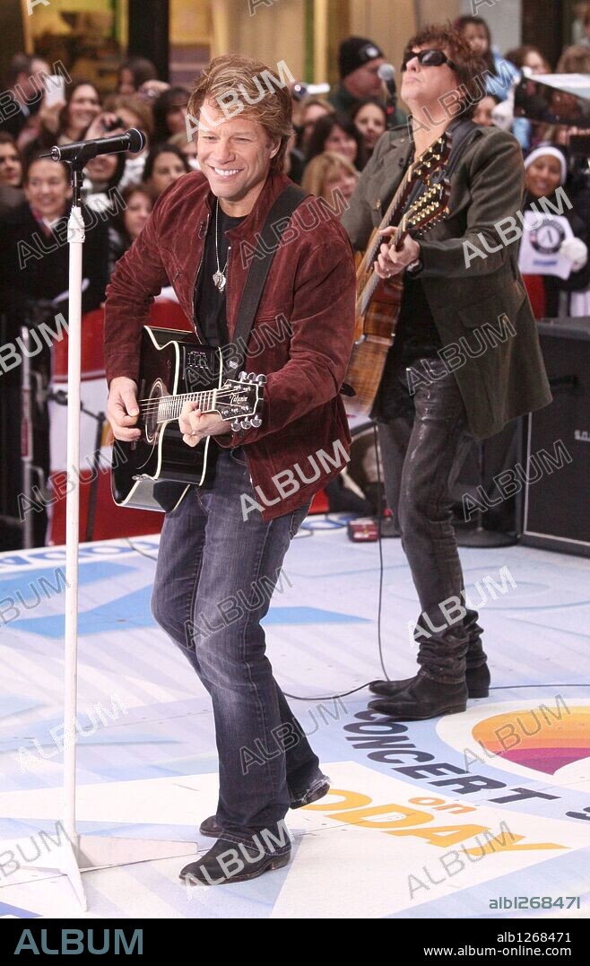Nov 25, 2009 - New York, New York, USA - Singer/musicians (L) JON BON JOVI and (R) RICHIE SAMBORA perform with their group BON JOVI on the 'Today' show held at Rockefeller Plaza. 25/11/2009