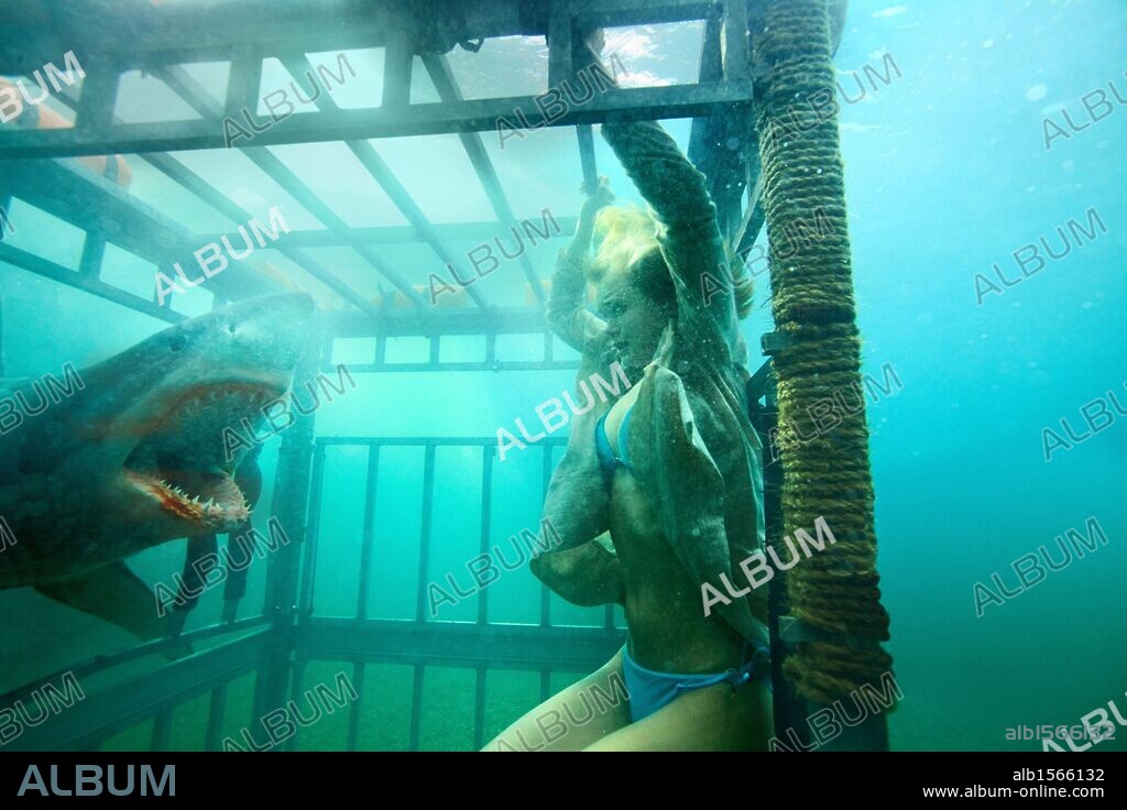 SARA PAXTON in SHARK NIGHT 3D, 2011, directed by DAVID RICHARD ELLIS. Copyright INCENTIVE FILMED ENTERTAINMENT.