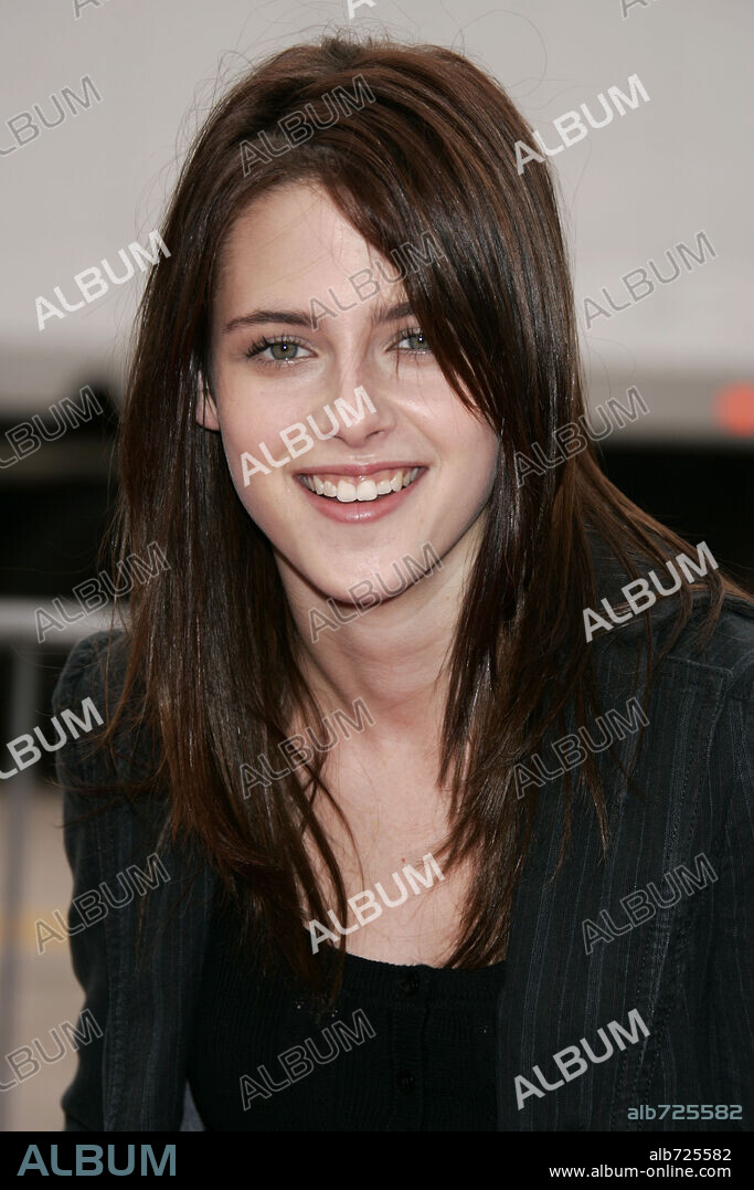 Nov 6, 2005; Westwood, California, USA; Actress KRISTEN STEWART at the 'Zathura' Los Angeles Premiere held at the Mann Village Theatre.Mandatory Credit: Photo by Lisa O'Connor/ZUMA Press.(©) Copyright 2005 by Lisa O'Connor. 06/11/2005