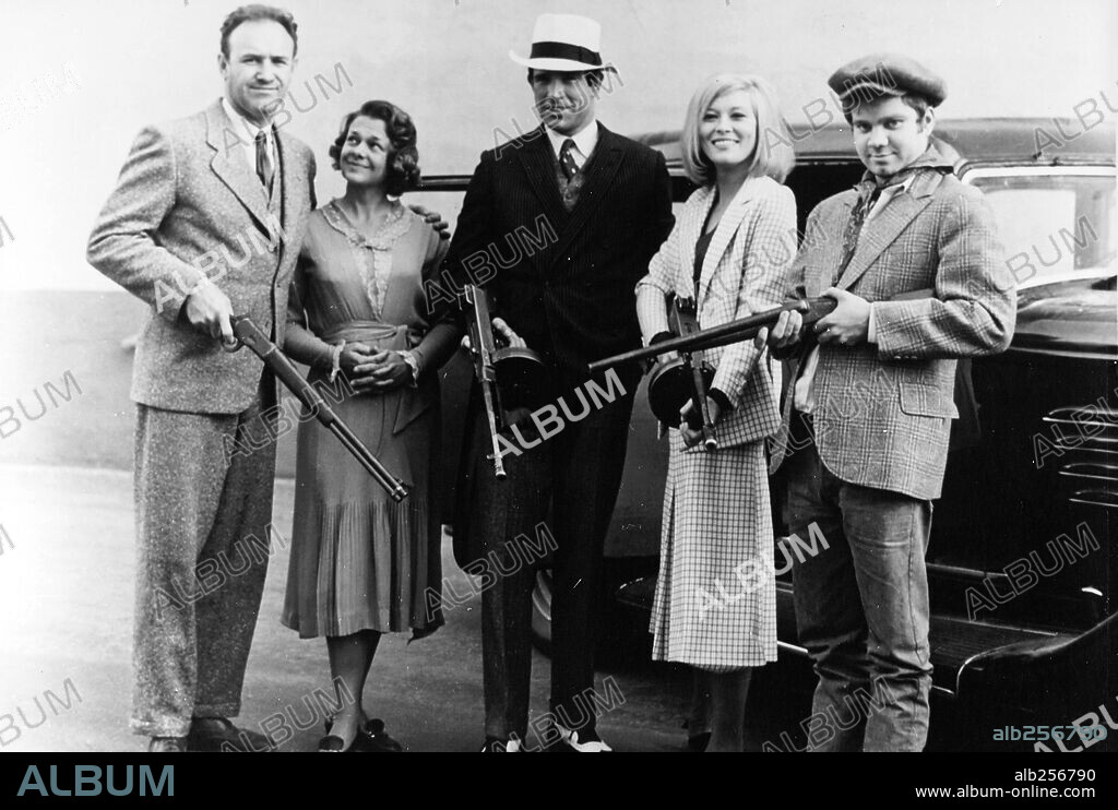 ESTELLE PARSONS, FAYE DUNAWAY, GENE HACKMAN, MICHAEL J. POLLARD und WARREN BEATTY in BONNIE AND CLYDE, 1967, unter der Regie von ARTHUR PENN. Copyright WARNER BROTHERS.