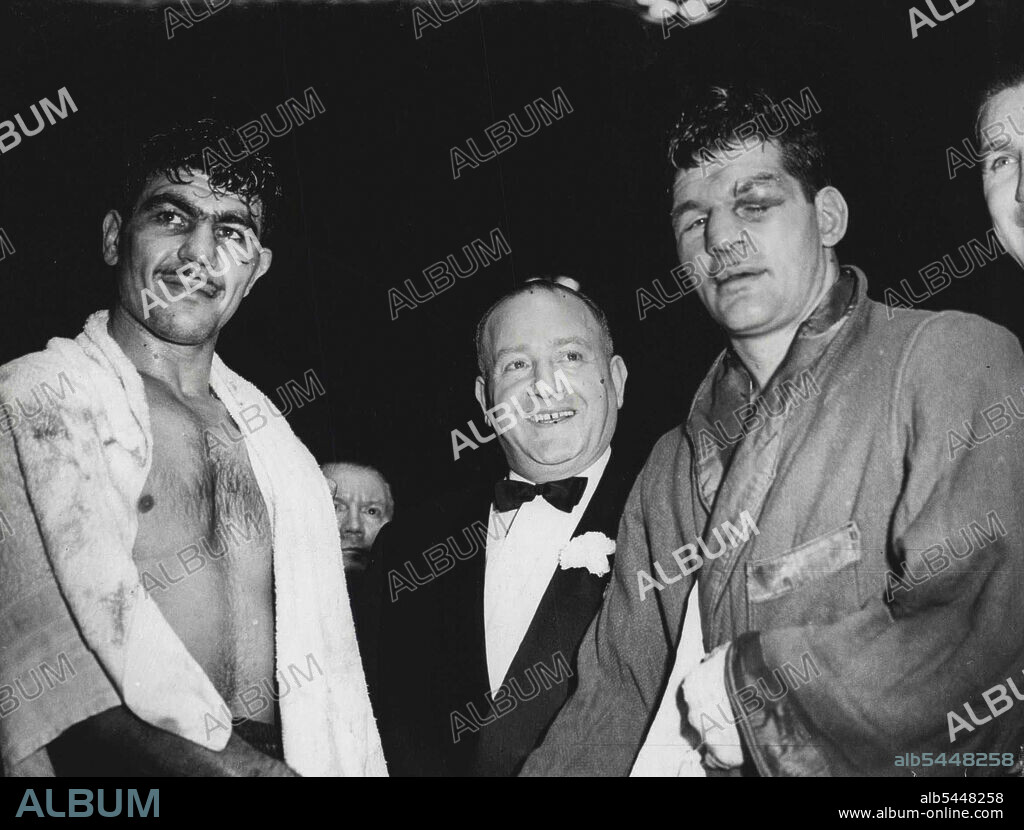 Woodcock V.Gardner. Boxing at Earls Court. The new British heavy-weight champ on the left, Jack Gardner, Bruce Woodcock retired after the 11th round. November 14, 1950. (Photo by Daily Mail Contract Picture).
