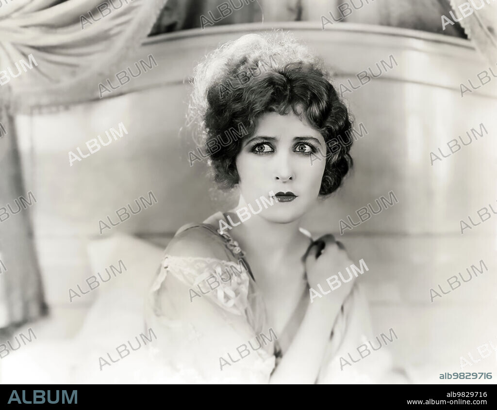 MILDRED HARRIS dans HABIT, 1921, réalisé par EDWIN CAREWE. Copyright Chaplin-Mayer Pictures Company.