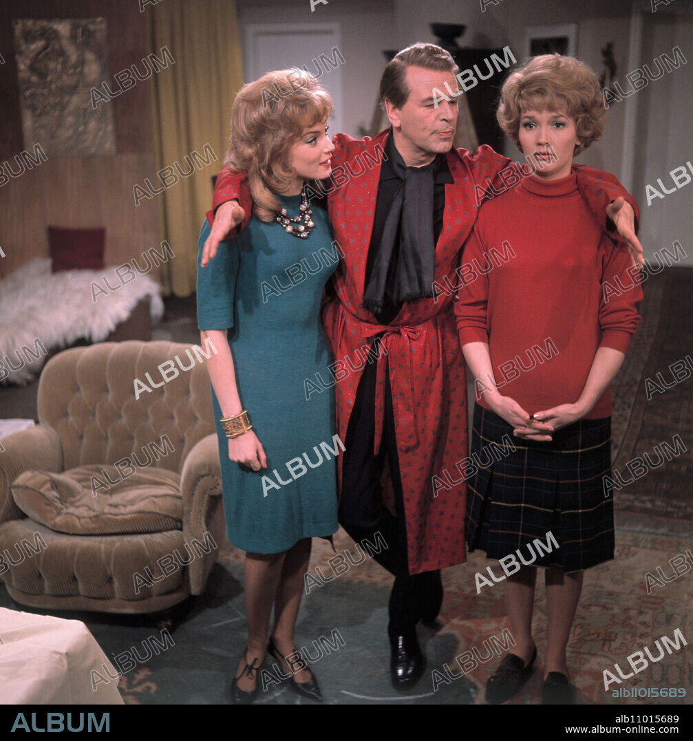 BREAKFAST IN A DOUBLE BED D 1963 - Axel von Ambesser ANN SMYRNER (Claudia Westorp), OW FISCHER (Henry Clausen) and LISELOTTE PULVER (Liane Clausen) Film, Television, Comedy, 60s.