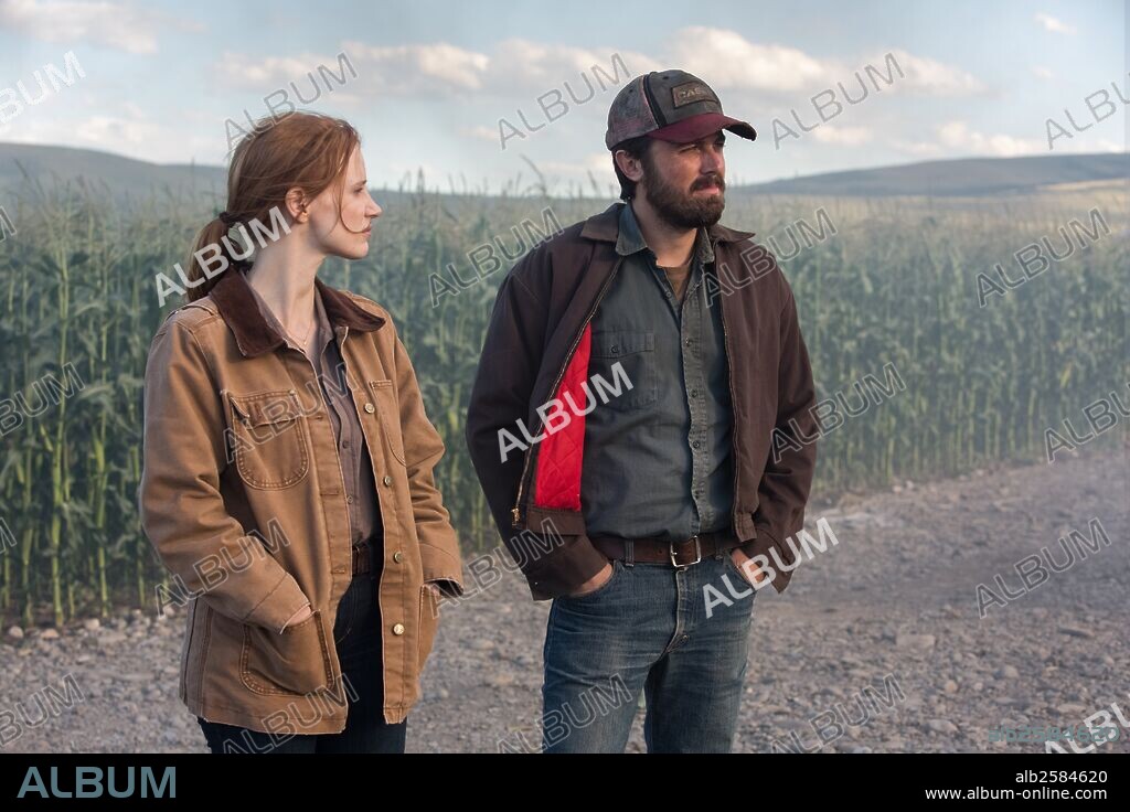 CASEY AFFLECK y JESSICA CHASTAIN en INTERSTELLAR, 2014, dirigida por CHRISTOPHER NOLAN. Copyright WARNER BROS.