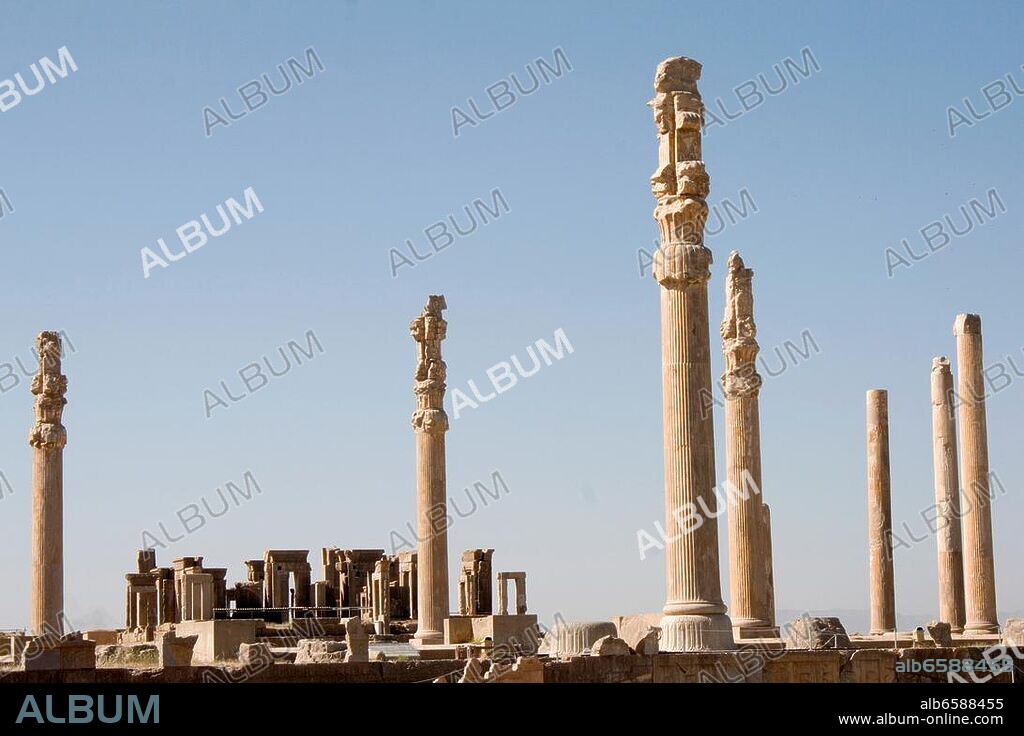 Persepolis-Takhte Djamshid (Fars Province, Iran, (UNESCO World Heritage Site), Apadana Palace, audience hall, (Achaemenid Empire, 5th Century BC; started under Darius I, completed under Xerxes I).-View of the Apadana Palace (started under Darius I, 522-486 BC, completed under Xerxes I). Photo, May 2009.