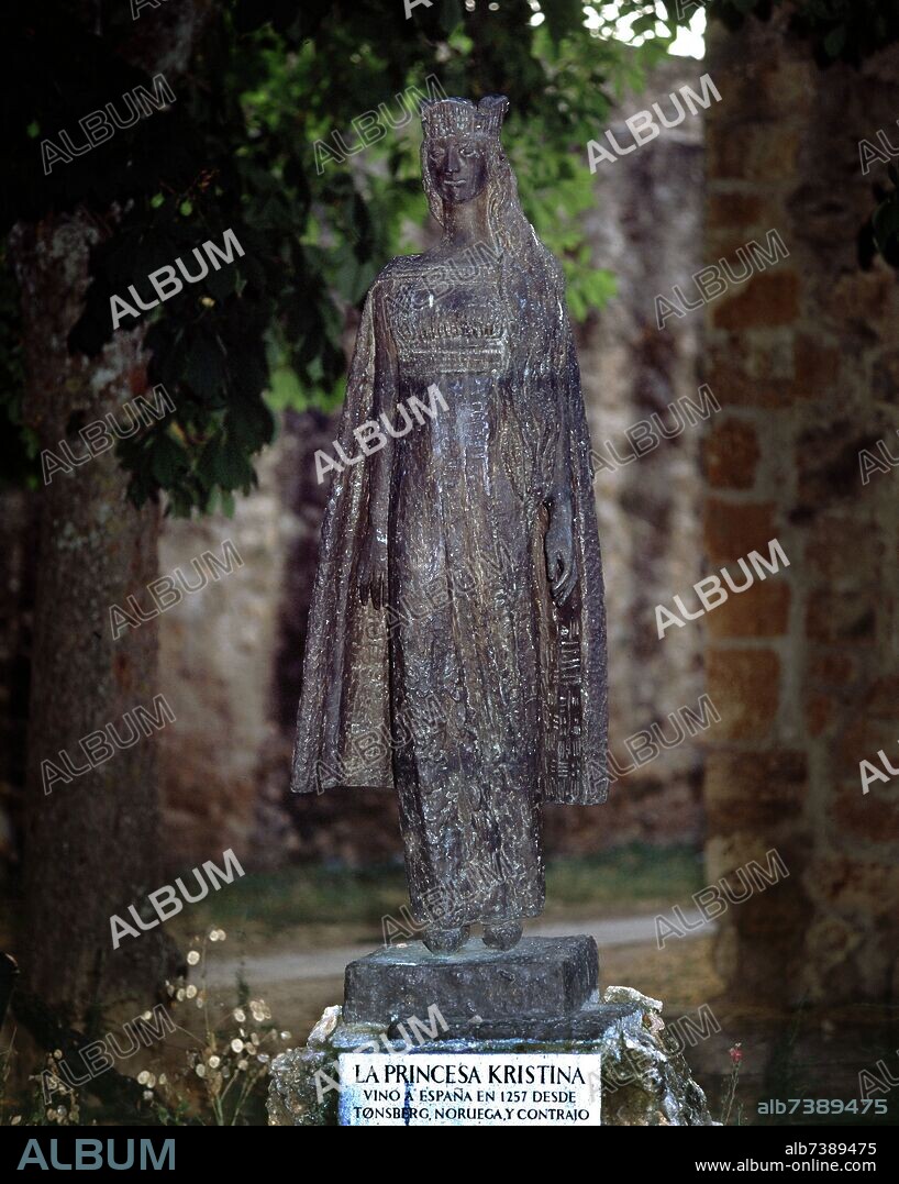 ESTATUA DE LA PRINCESA KRISTINA DE TONSBERG DE NORUEGA DONADA POR LA CIUDAD DE TONSBERG EN 1978.