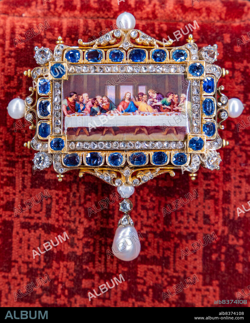 Vicenza, Jewellery Museum, Room Icons: brooch inspired to The Last Supper by Leonardo da Vinci; third decade of the XIX century; miniature in enamel, gold, pearls, sapphires, diamonds.