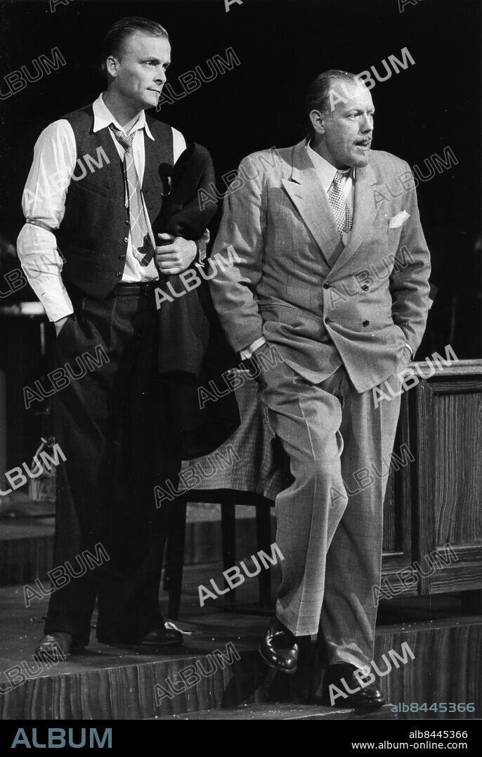 ARKIV-19790830. Hans V. Engström och Svante Thuresson som nalensnajdare i TV-programet "Från Boston till pop". Foto: Peter Diedrich/SVD / SCANPIX / Kod: 11014.