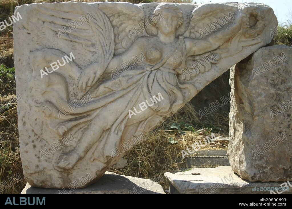 RELIEVE DE NIKE DIOSA DE LA VICTORIA GRIEGA.