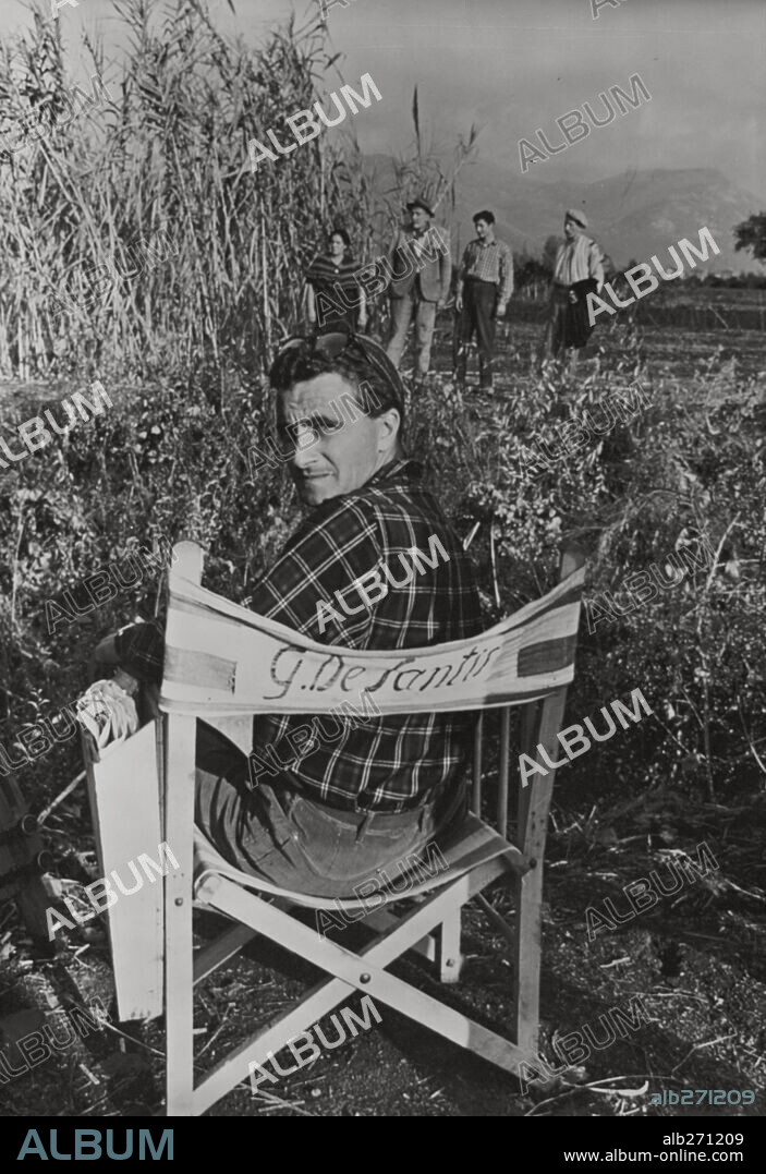 GIUSEPPE DE SANTIS in DAYS OF LOVE, 1954 (GIORNI D'AMORE), directed by GIUSEPPE DE SANTIS. Copyright EXCELSA FILM.