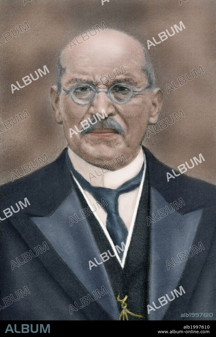 HUERTA, Victoriano (1850-1916). Político y militar mexicano. Presidente de México. Instauró un régimen dictatorial. Renunció en 1914. Retrato de 1913. Grabado coloreado.