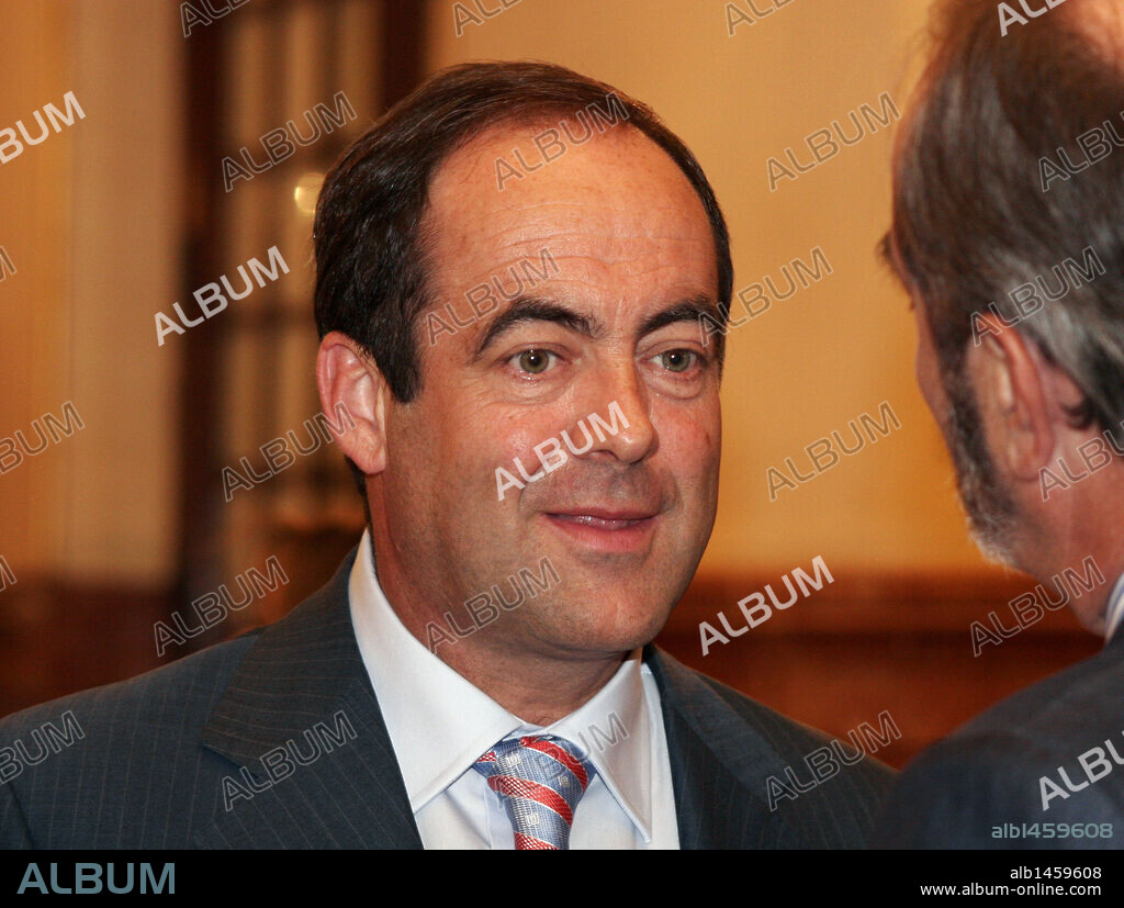 JOSE BONO MARTINEZ (1950). Político español perteneciente al Partido Socialista Obrero Español. Presidente de la Comunidad Autónoma de Castilla-La Mancha (1983-2004), Ministro de Defensa (2004-2006) y Presidente del Congreso de los Diputados desde el 2008. (Fotografía del 2005). España. (Gobiernos José Luis Rodríguez Zapatero) .