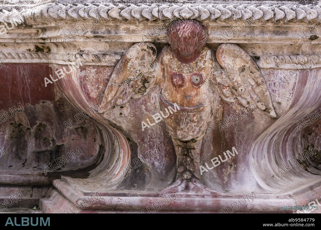 «Fuente de Pescados» del siglo XVIII, en el claustro del convento mercedario, Ultrabarroco guatemalteco, siglo XVI, Antigua Guatemala, departamento de Sacatepéquez, Guatemala, Central America.