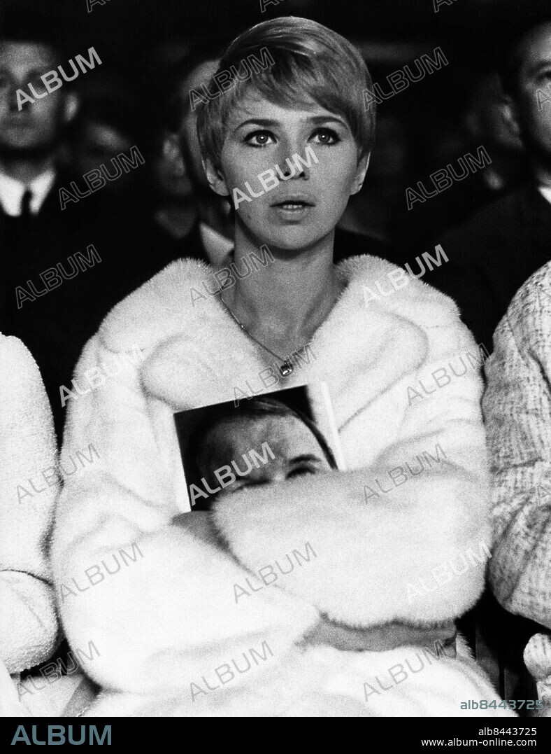 1966-08-19. Bo Högbergs fru Anita Högberg vid ringside under Bosses match mot Bruno Santini.. Foto Björn Gullander / XP / SCANPIX Kod 192. **AFTONBLADET OUT**.