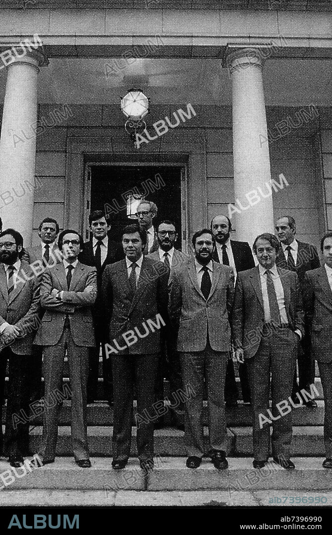 PRIMER GOBIERNO SOCIALISTA (PSOE) DE LA HISTORIA DE ESPAÑA, 1982.