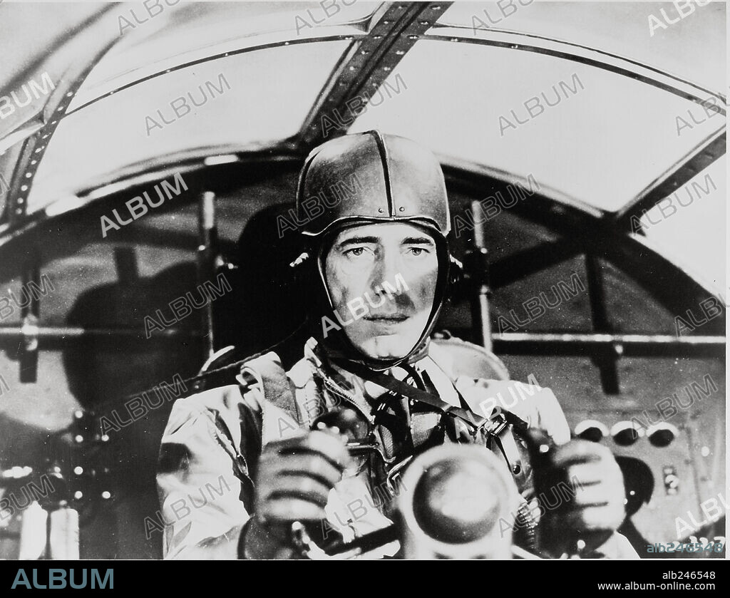 HUMPHREY BOGART in CHAIN LIGHTNING, 1950, directed by STUART HEISLER. Copyright WARNER BROTHERS.