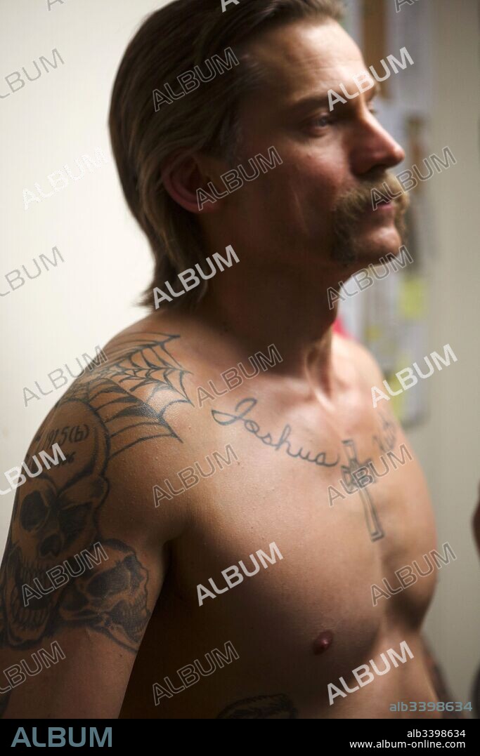 NIKOLAJ COSTER-WALDAU en SHOT CALLER, 2017, dirigida por RIC ROMAN WAUGH. Copyright BOLD FILMS.