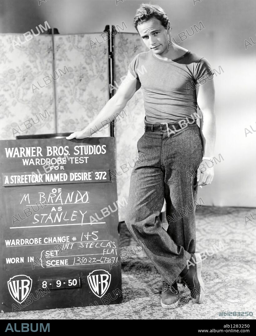 MARLON BRANDO in A STREETCAR NAMED DESIRE, 1951, directed by ELIA KAZAN. Copyright WARNER BROTHERS.