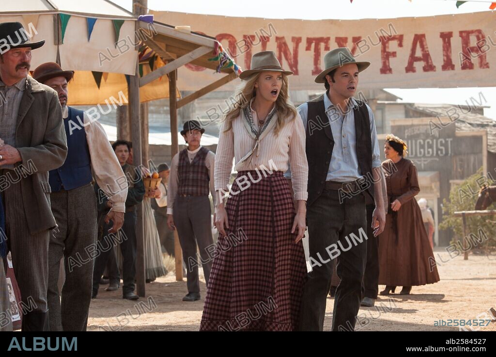 CHARLIZE THERON und SETH MACFARLANE in A MILLION WAYS TO DIE IN THE WEST, 2014, unter der Regie von SETH MACFARLANE. Copyright MEDIA RIGHTS CAPITAL.