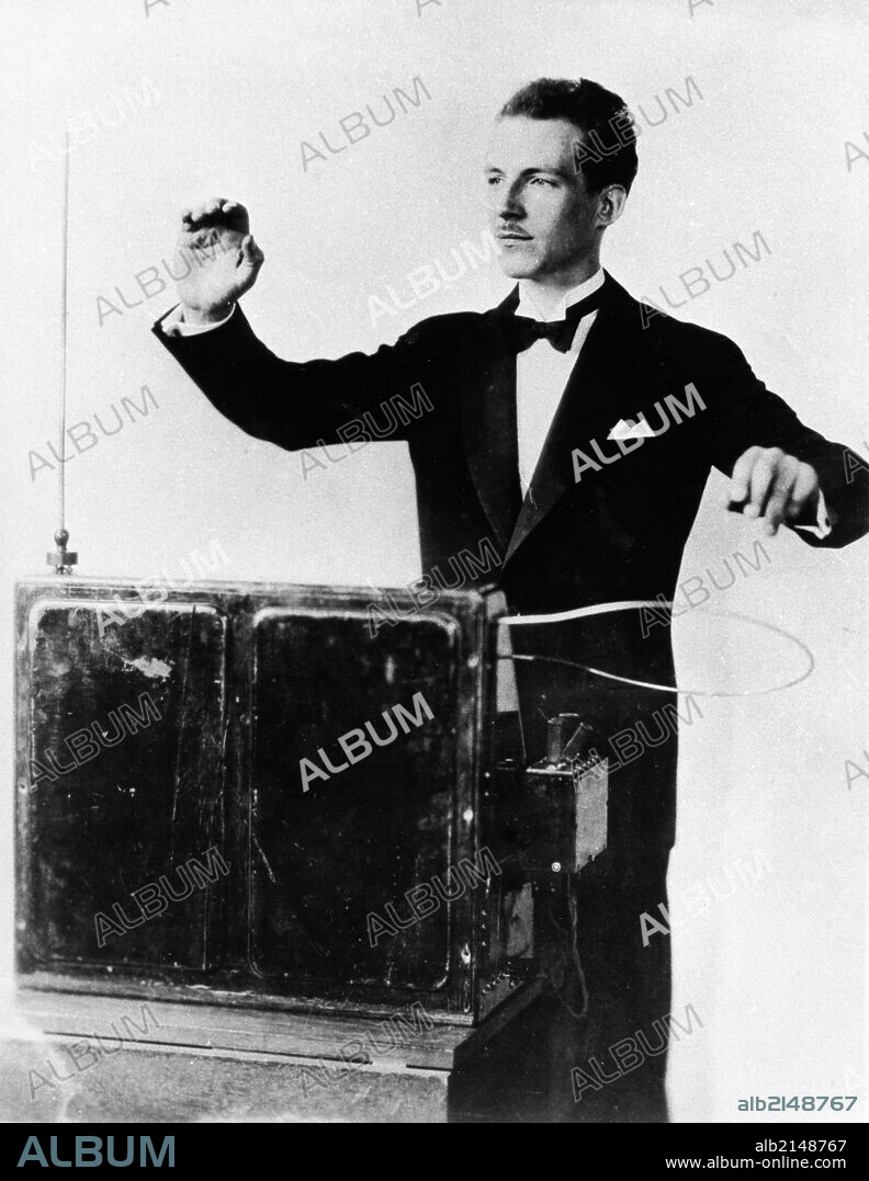 Lev termin (leon theremin) playing the musical synthesizer he invented, the termenvox (theremin), 1930s. 01/02/2013
