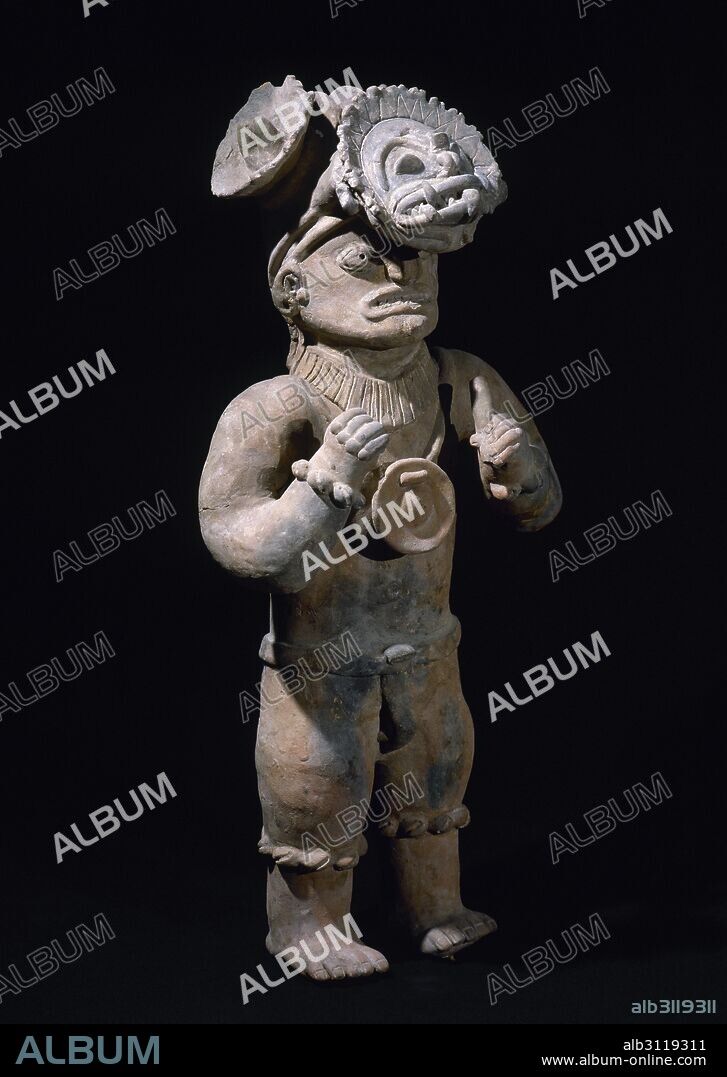 Pre-Columbian art. Pre-Incan. Jama-Coaque Culture. 500 BC-1531 AD. From Ecuador. 68 x 33 cm (diameter). Male figurine. Stye chone. Private collection.